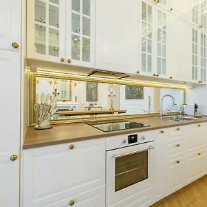 Apartment Bpr The Golden Astoria With Balcony And A/c, Budapest