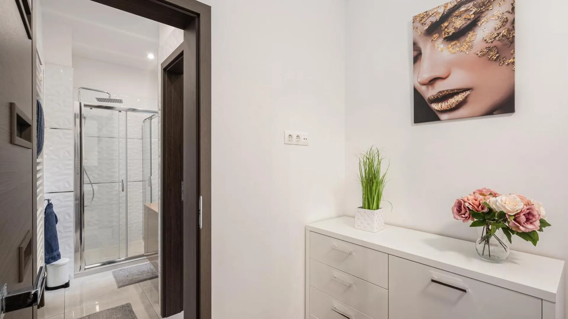 Centrum Opera Luxury Apartment With Free Garage Budapest 0*,  Hungary